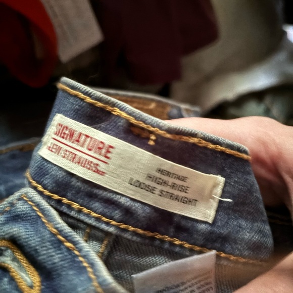 Signature by Levi Strauss & co- Women’s Heritage High Rise Loose Straight Flared - Picture 3 of 4